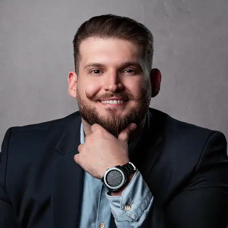Vítor Baesso — Co-CEO Dealwise